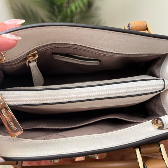 MICHAEL KORS satchel - Picture 6 of 9